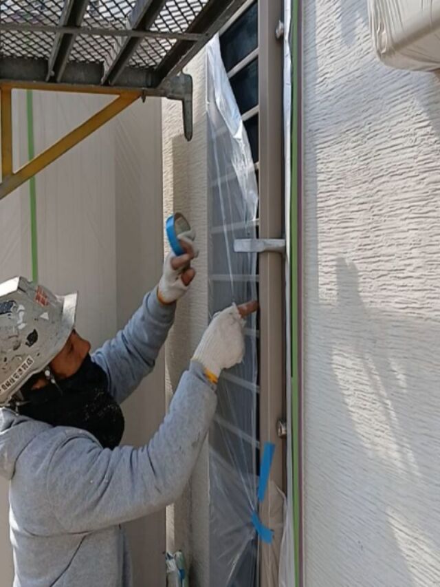 お疲れ様です。#長崎住宅塗装店 です。
長崎市 Y様邸、本日、養生、軒天塗装を行っています❗
湿気や汚れが溜まりやすい軒天は塗装による塗膜保護で劣化を防ぐ事が出来ます❗
塗装工事において、いろんな工程がありますが、どれも大事な工程です‼️ひとつひとつ丁寧に塗装工事を進めていきます✨

#建築塗料販売
#長崎未来リフォーム
#株式会社三英コーポレーション
#塗装職人募集中