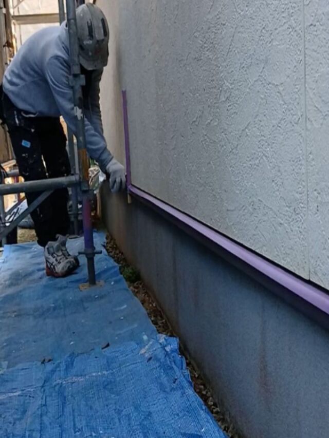 お疲れ様です。#長崎住宅塗装店 です。
長崎市 K様邸 本日、養生工程を行っています❗
サッシや土間など飛散で汚れないようにしっかりと作業を進めています💪
養生も仕上がりにかかわる大事な工程です‼️

#建築塗料販売
#長崎未来リフォーム
#株式会社三英コーポレーション
#塗装職人募集中