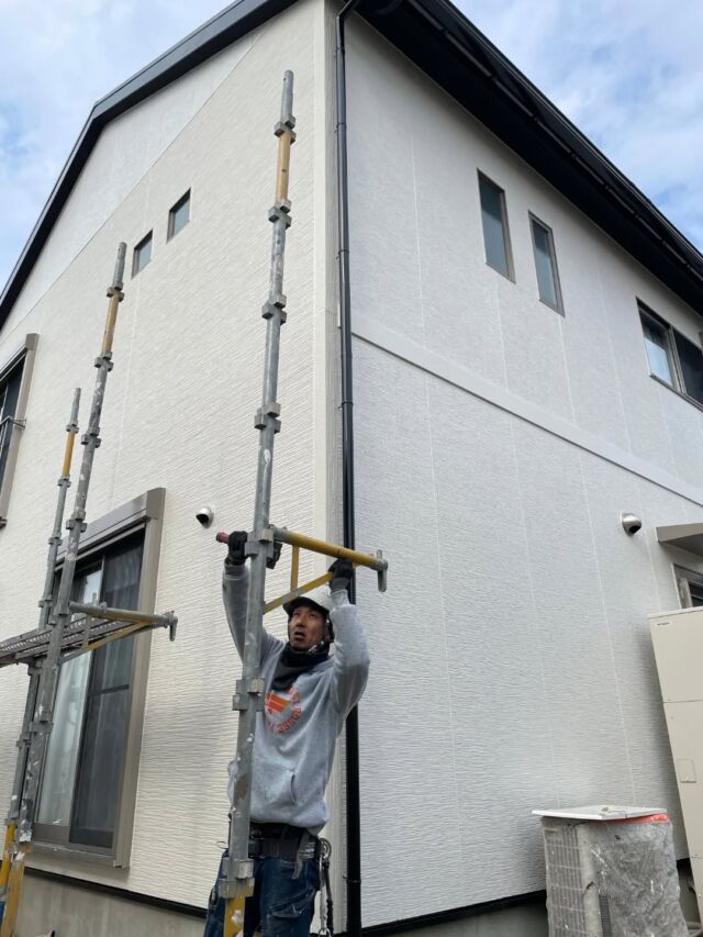 お疲れ様です。#長崎住宅塗装店 です。
長崎市 Y様邸 外壁塗装工事も完了し、本日足場解体工事となりました💪
最終チェック、清掃をしっかりと行い、お引き渡しをします✨
Y様大変お世話になりました🙇‍♂️
ありがとう御座いました🙇‍♂️

#建築塗料販売
#長崎未来リフォーム
#株式会社三英コーポレーション
#塗装職人募集中