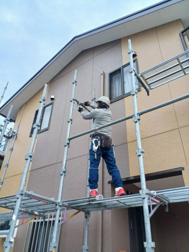 お疲れ様です。#長崎住宅塗装店 です。
長崎市 K様邸の塗装工事も完了し、足場解体工事となりました❗
ご近隣の皆様ご協力感謝致します🙇‍♂️
最後まで、最終チェック、清掃をしっかりと行って、お引き渡しをします✨

#建築塗料販売
#長崎未来リフォーム
#株式会社三英コーポレーション
#塗装職人募集中