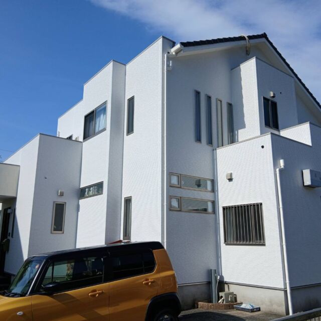 施工事例を更新しました✨️

コーキング打ち替えや下地処理などしっかり時間をかけて行ない、超高耐久の無機塗料で仕上げ、新築当時のような外観に仕上がりました✨️

この度は大変お世話になりました。
今後とも、何卒よろしくお願いいたします。

施工事例ページ⇒https://3ei-painting.com/?ex=ex-4327

お客様専用フリーダイヤル⇒0120373837

#長崎住宅塗装店
#建築塗料販売
#長崎未来リフォーム
#株式会社三英コーポレーション
#塗装職人募集中